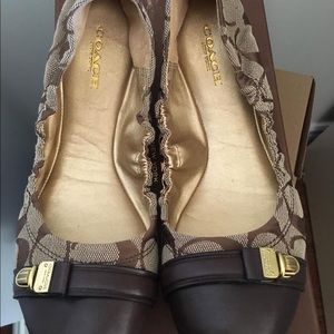 Coach flats